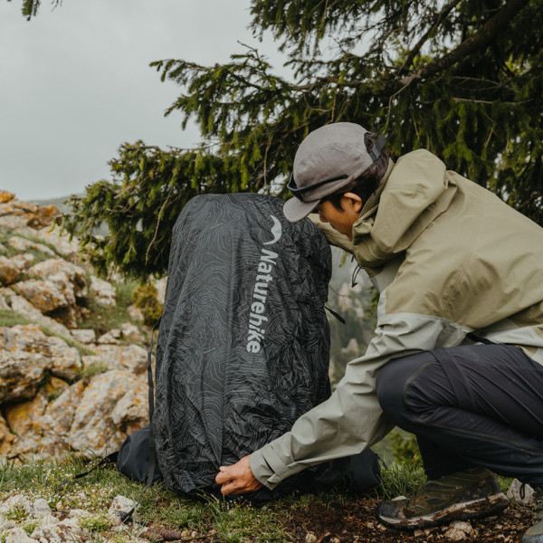 Чохол для рюкзака Naturehike CNK2450PJ010 M 30-40л водонепроникний чорний