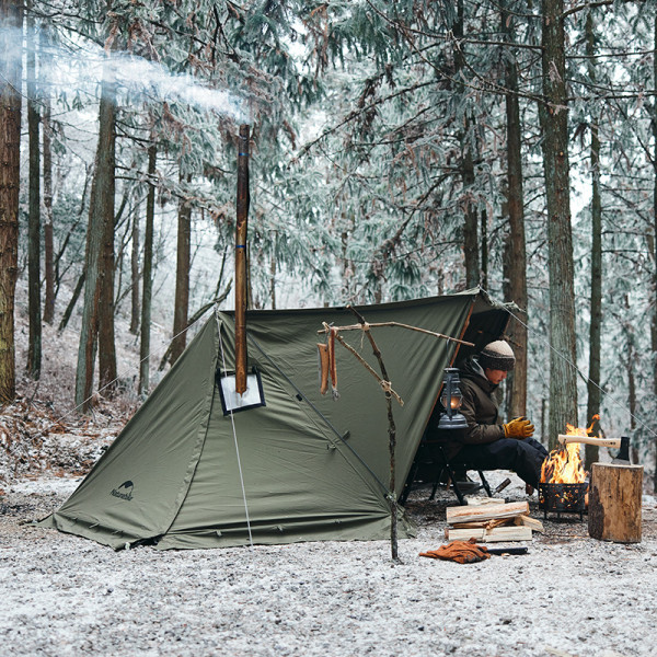 Тент Naturehike NH21YW157 темно-зелений з отвором під піч