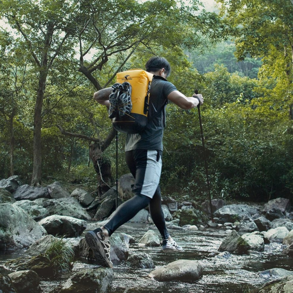 Водонепроникний рюкзак Naturehike NH21FSB04 40л жовтий IPX6