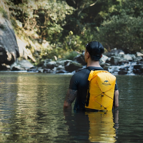 Водонепроникний рюкзак Naturehike NH21FSB04 40л жовтий IPX6