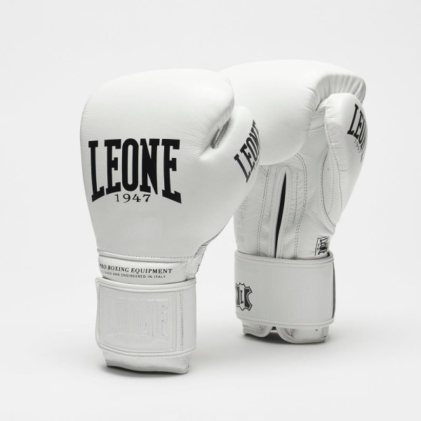 Боксерські рукавиці Leone GN111 THE GREATEST White 16 унцій (бинти 4 м. в комплекті)