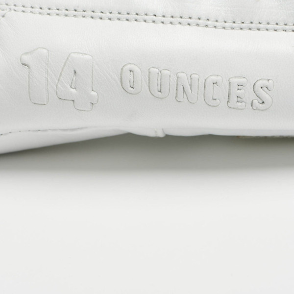 Боксерські рукавиці Leone GN111 THE GREATEST White 12 унцій (бинти 4 м. в комплекті)