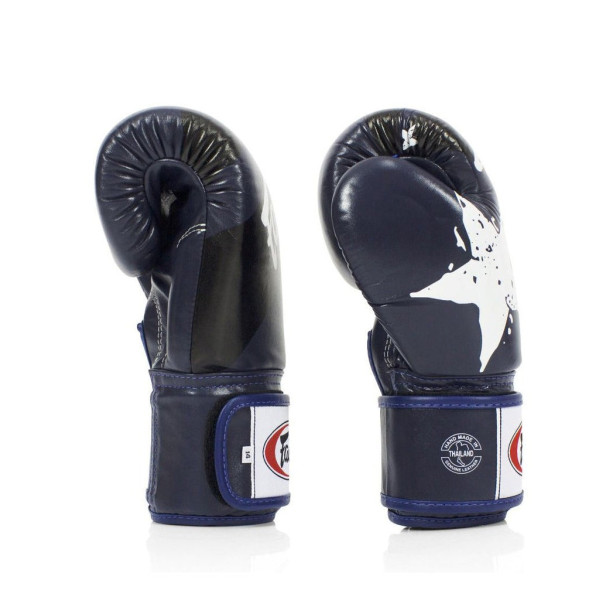 Боксерські рукавиці Fairtex BGV1 Nation Print Blue 12 унцій (бинти в комплекті)