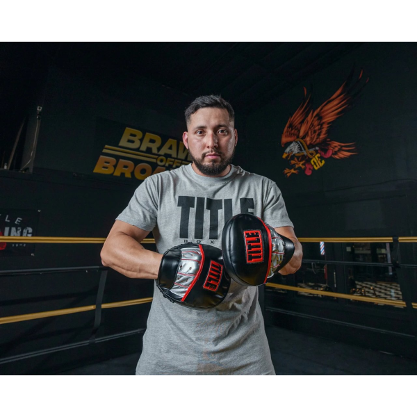 Лапи боксерські TITLE Boxing Valiant Punch Mitts - Black/Silver